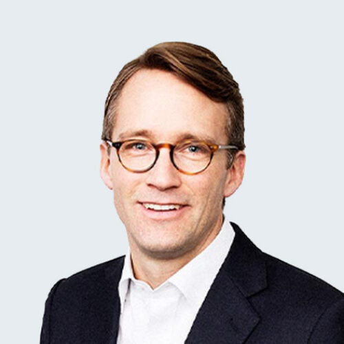 "360 Degree Service and One Stop Shop-CDMO", interview with Aenova CEO Jan Kengelbach, from: CHEManager 02/2021 (in german language)
