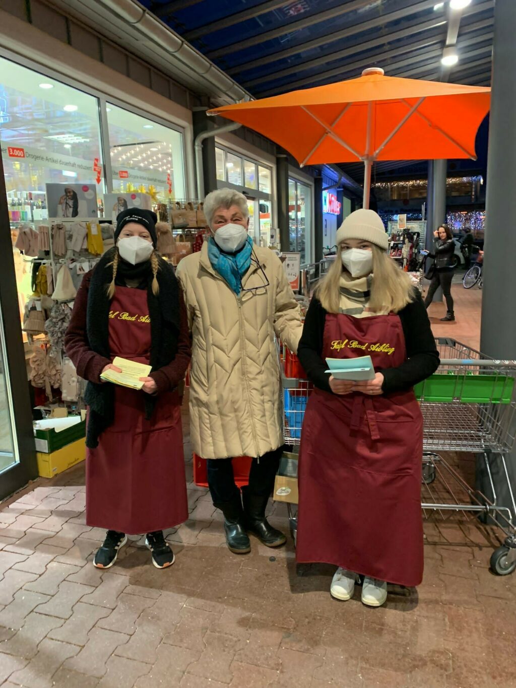 Azubis unterstützen Bad Aiblinger Tafel